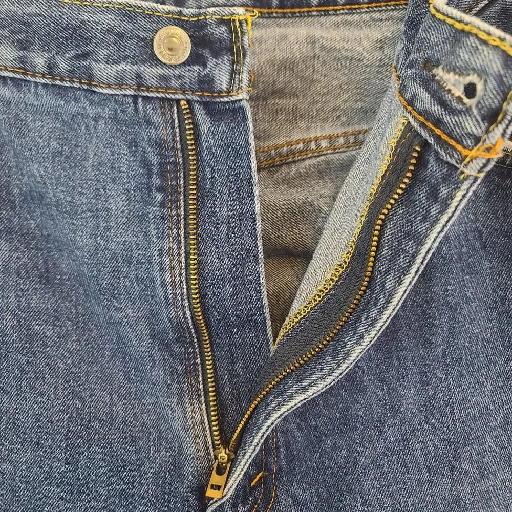 Levis Jeans Mens 42x30 Blue 550 Straight Leg Relaxed Fit Jeans Classic Work EUC - Picture 4 of 12